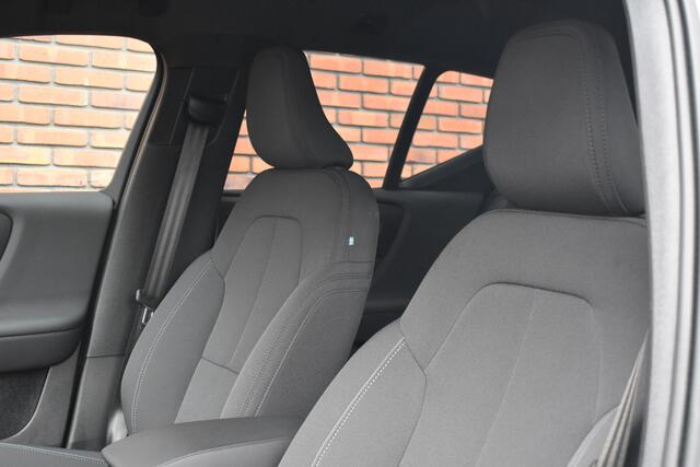 Volvo EX40 Extended Range 252PK Plus 82 kWh | Lightning Pack | Climate Pack | Trekhaak