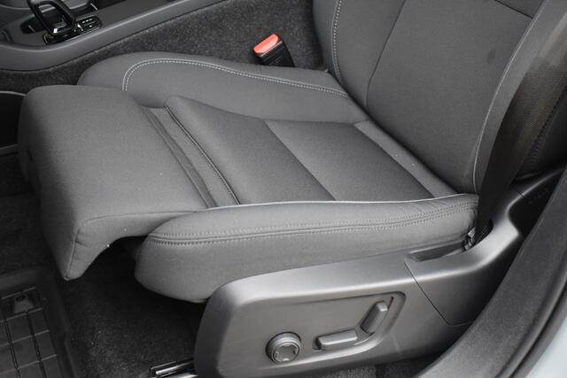 Volvo EX40 Extended Range 252PK Plus 82 kWh | Lightning Pack | Climate Pack | Trekhaak