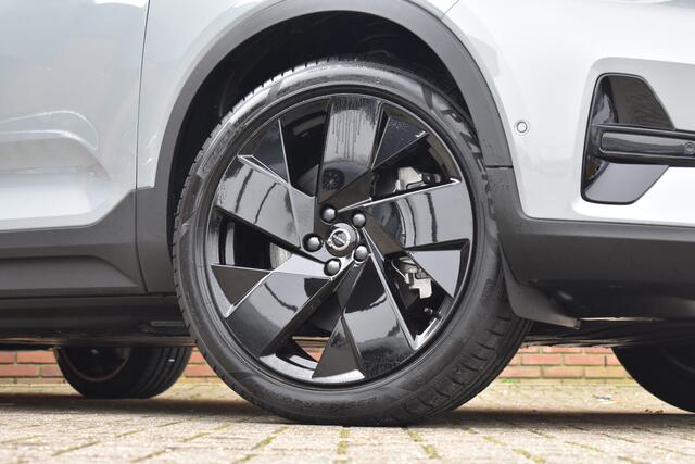 Volvo EX40 252PK Extended Range Ultra Black Edition 82 kWh | Harman & Kardon | Panorama dak