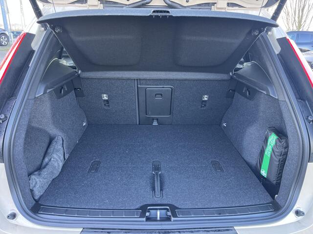 Volvo EX40 Single Motor Core 70 kWh | Climate Pack | Adaptive Cruise Control | Beschikbaar Vanaf 15 April |