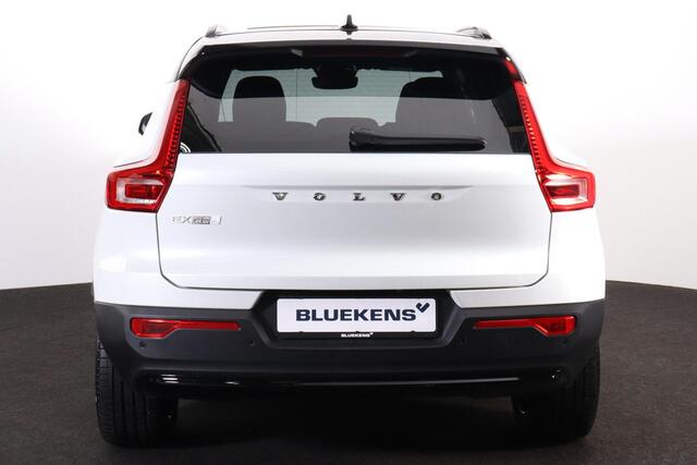 Volvo EX40 Performance Ultra 82 kWh - Panorama/schuifdak - IntelliSafe Assist & Surround - 360º Camera - Harman/Kardon audio - Verwarmde voorstoelen, stuur & achterbank - Parkeersensoren voor & achter - Elektr. bedienb. voorstoelen met geheugen links - Draadloze tel