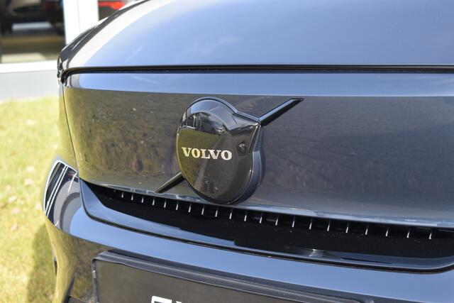 Volvo EX40 Extended Range 252PK Plus Black Ed. 82 kWh | Panodak | ACC | H&K | 20"LMV | Climate | Nubuck