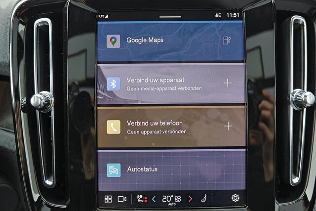 Volvo EX40 Performance Ultra 82 kWh - Panorama/schuifdak - IntelliSafe Assist & Surround - 360º Camera - Harman/Kardon audio - Verwarmde voorstoelen, stuur & achterbank - Parkeersensoren voor & achter - Elektr. bedienb. voorstoelen met geheugen links - Draadloze tel