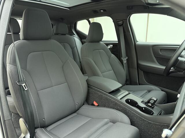 Volvo EX40 Extended Range Ultra / Panoramadak / Harman&Kardon Audio / Elektr. Stoelen / 360 Camera / 19'' / ACC / BLIS / Keyless / Stoel + Stuurw. Verwarming /