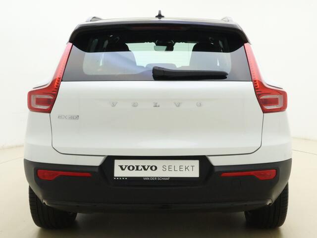 Volvo EX40 Extended Range Ultra / Panoramadak / Harman&Kardon Audio / Elektr. Stoelen / 360 Camera / 19'' / ACC / BLIS / Keyless / Stoel + Stuurw. Verwarming /