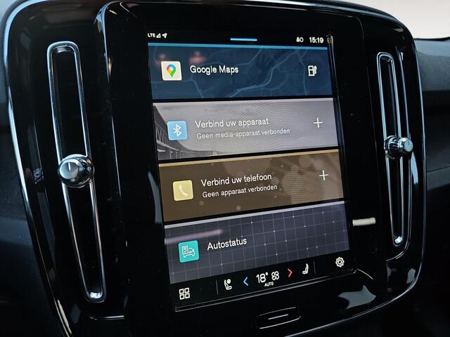 Volvo EX40 Single Motor Extended Range Plus 82 kWh | Trekhaak | Stoelverwarming | All-season banden | Pilot Assist |