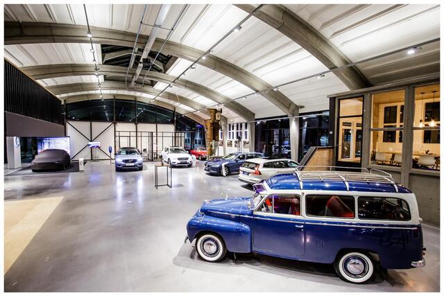 Volvo EX40 Single Motor Extended Range Ultra 82 kWh | Harman Kardon Premium Audio | 360° Parkeercamera | Parkeersensoren voor + achter | Stoelverwarming | Google Infotainment | Electrische bedienbare voorstoelen | Warmtepomp