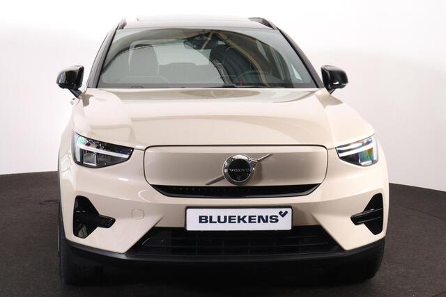 Volvo EX40 Extended Range Ultra 82 kWh - Panorama/schuifdak - IntelliSafe Assist & Surround - 360º Camera - Harman/Kardon audio - Verwarmde voorstoelen & stuur - Parkeersensoren voor & achter - Elektr. bedienb. voorstoelen met geheugen links - Draadloze tel. lader -