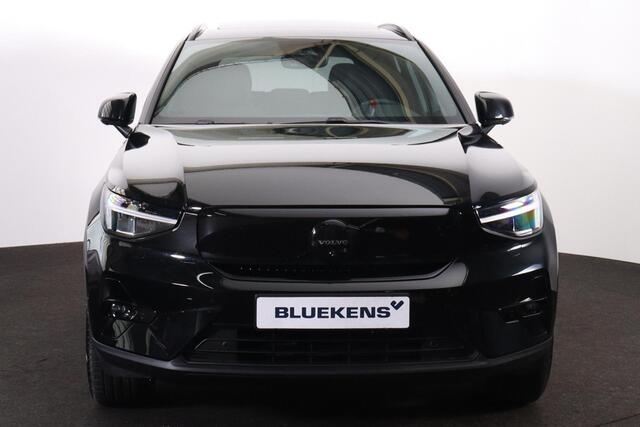Volvo EX40 Performance Ultra Black Edition 82 kWh - Panorama/schuifdak - IntelliSafe Assist & Surround - 360º Camera - Harman/Kardon audio - Verwarmde voorstoelen, stuur & achterbank - Parkeersensoren voor & achter - Elektr. bedienb. voorstoelen met geheugen links -