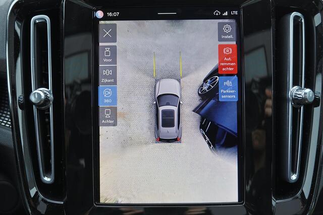 Volvo EX40 Performance Ultra 82 kWh - Panorama/schuifdak - IntelliSafe Assist & Surround - 360º Camera - Harman/Kardon audio - Verwarmde voorstoelen, stuur & achterbank - Parkeersensoren voor & achter - Elektr. bedienb. voorstoelen met geheugen links - Draadloze tel