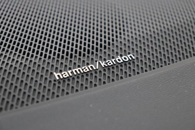 Volvo EX40 SINGLE MOTOR BUSINESS EDITION 70 kWh -HARMAN/KARDON|CAMERA|PRIVACY.GLAS|ADAP.CRUISE|19"