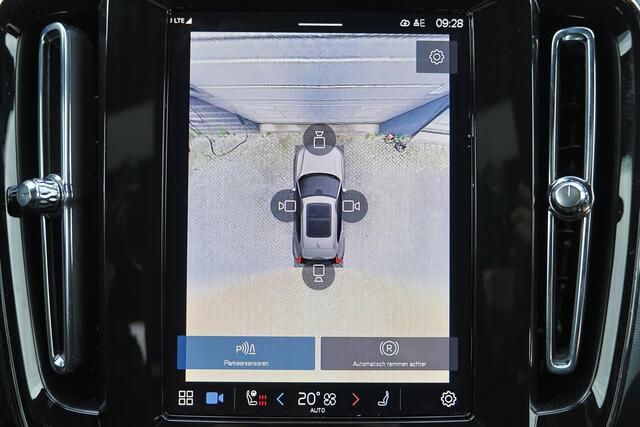 Volvo EX40 Extended Range Plus 82 kWh - IntelliSafe Assist & Surround - 360º Camera - Verwarmde voorstoelen, stuur & achterbank - Parkeersensoren voor & achter - Elektr. bedienb. bestuurdersstoel met geheugen - Draadloze tel. lader - Warmtepomp - Extra getint glas -