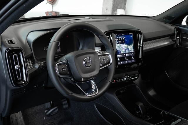 Volvo EX40 Single Motor Extended Range Ultra | DEMO DEAL | Panoramadak | Verwarmbare voorstoelen & stuurwiel | Premium audio by Harman Kardon | Apple carplay/Android auto | Adaptive cruise control | Elektrisch Verstelbare Voorstoelen | 360º Camera | Warmtepomp