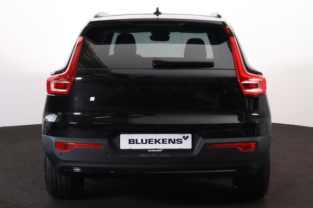 Volvo EX40 Performance Ultra 82 kWh - Panorama/schuifdak - IntelliSafe Assist & Surround - 360º Camera - Harman/Kardon audio - Verwarmde voorstoelen, stuur & achterbank - Parkeersensoren voor & achter - Elektr. bedienb. voorstoelen met geheugen links - Draadloze tel