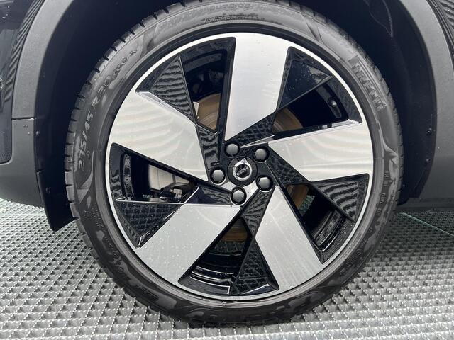 Volvo EX40 Single Motor Extended Range Ultra Black Ed. 82 kWh Panorama dak, Electr. verstelbare stoelen, 360 G Parkeer camera, Trekhaak semi elektrisch