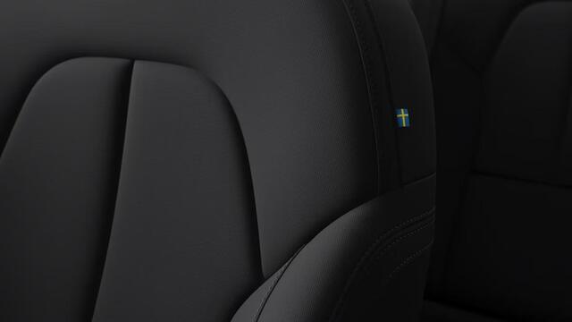 Volvo EX40 Single Motor Plus Europe 70 kWh | Harman Kardon Audio | BLIS | Adaptieve Cruise Control | Stoelverwarming Voor & Achter | Stuurverwarming | Warmtepomp | Parkeersensoren Voor en Achter |