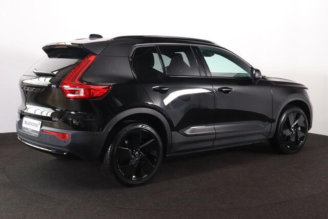 Volvo EX40 Performance Ultra Black Edition 82 kWh - Panorama/schuifdak - IntelliSafe Assist & Surround - 360º Camera - Harman/Kardon audio - Verwarmde voorstoelen, stuur & achterbank - Parkeersensoren voor & achter - Elektr. bedienb. voorstoelen met geheugen links -