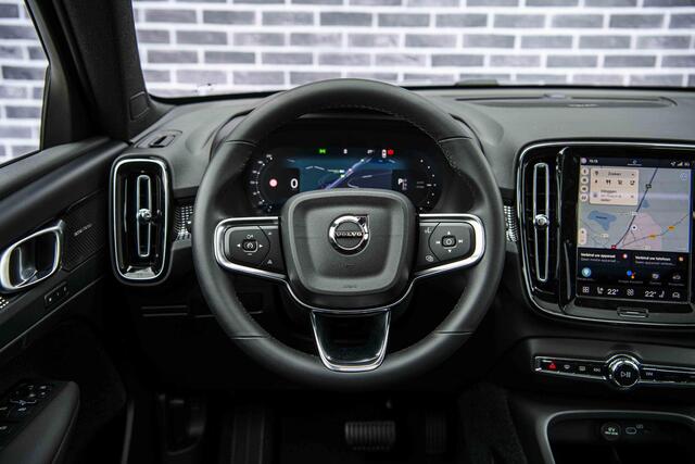 Volvo EX40 Single Motor Extended Range Ultra Black Edition | Europa | Harman Kardon audio | 20" | Schuif-/kanteldak | Getint Glas | Elektrische stoelverstelling | Nubuck bekleding | Adaptive Cruise Control | Dodehoekdetectie |