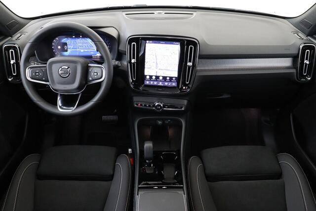 Volvo EX40 SINGLE MOTOR EXTENDED RANGE ULTRA BLACK EDITION EUROPA 82kWh -PANO.DAK|HARMAN/KARDON|360°CAM|POWER-SEATS|PRIVACY.GLAS|20"|SoH:100%
