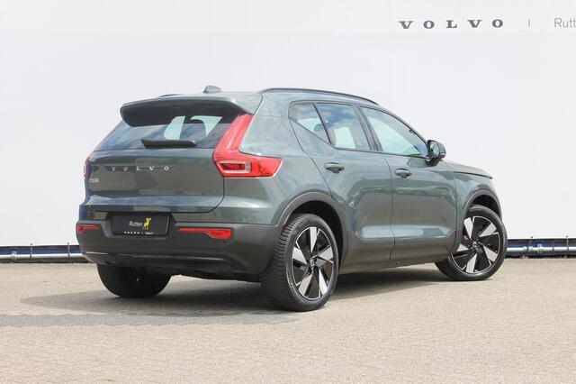 Volvo EX40 Single Motor Extended Range Plus 82 kWh Adaptieve cruise control / Semi elektrisch wegklapbare trekhaak / Google infotainment / 19" lichtmetalen velgen