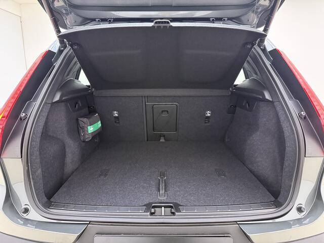Volvo EX40 Extended Range Plus Europa / Climate / Forest Lake / Elektr. Stoelen / Harman&Kardon Audio / 19'' / PDC + Camera / Elektrisch Achterklep /