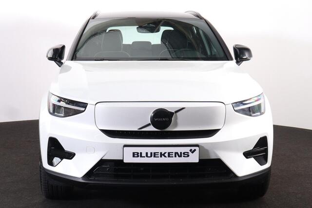Volvo EX40 Single Motor Extended Range Plus Black Ed. 82 kWh IntelliSafe Assist/Surround - Parkeercamera achter - Harman/Kardon audio - Verwarmde voorstoelen, stuur & achterbank - Parkeersensoren voor & achter - Draadloze tel. lader - Warmtepomp - 20' LMV
