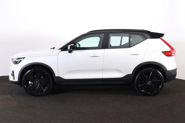 Volvo EX40 Single Motor Extended Range Plus Black Ed. 82 kWh IntelliSafe Assist/Surround - Parkeercamera achter - Harman/Kardon audio - Verwarmde voorstoelen, stuur & achterbank - Parkeersensoren voor & achter - Draadloze tel. lader - Warmtepomp - 20' LMV