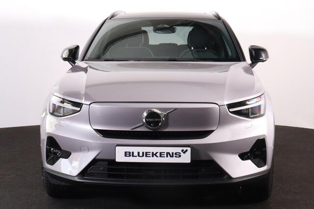 Volvo EX40 Twin Motor Performance Ultra Dark Edition 82 kWh - Panorama/schuifdak - IntelliSafe Assist & Surround - 360º Camera - Harman Kardon audio - Adaptieve LED koplampen - Verwarmde voorstoelen, stuur & achterbank - Parkeersensoren voor & achter - Elektr. bedie