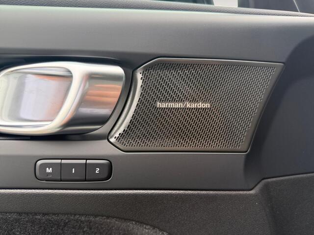 Volvo EX40 Single Motor Extended Range Plus Europa 82 kWh | Direct leverbaar | Stoelverwarming | Keyless Entry | Harman/Kardon |