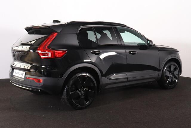 Volvo EX40 Extended Range Ultra Black Ed. 82 kWh - Panorama/schuifdak - IntelliSafe Assist & Surround - 360º Camera - Harman/Kardon audio - Adaptieve LED koplampen - Verwarmde voorstoelen & stuur - Parkeersensoren voor & achter - Elektr. bedienb. voorstoelen met geh