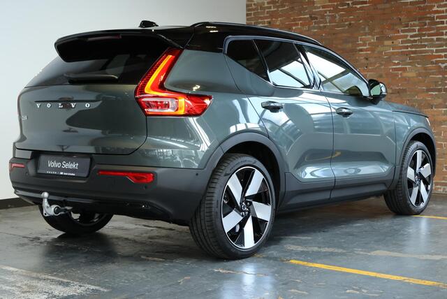 Volvo EX40 Single Motor Extended Range Ultra Europa 82 kWh | Semi-Electrische wegklapbare trekhaak | Panoramadak | 20" Lictmetalen velgen | Parkeersensoren voor + achter | 360° Parkeercamera | Harman Kardon Premium Audio | Electrische Bedienbare voorstoelen |