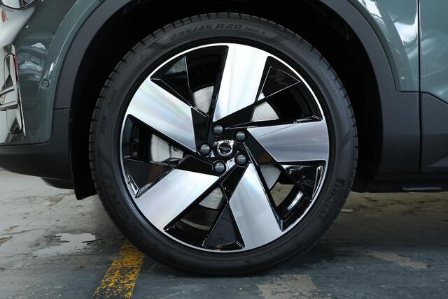 Volvo EX40 Single Motor Extended Range Ultra Europa 82 kWh | Semi-Electrische wegklapbare trekhaak | Panoramadak | 20" Lictmetalen velgen | Parkeersensoren voor + achter | 360° Parkeercamera | Harman Kardon Premium Audio | Electrische Bedienbare voorstoelen |