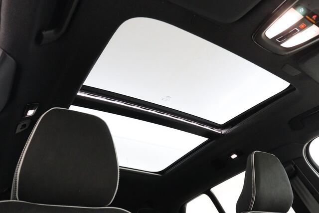 Volvo EX40 SINGLE MOTOR EXT. RANGE ULTRA BLACK EDITION EUROPA *FULL OPTIONS!* -PANO.DAK|HARMAN/KARDON|PIXEL.LED|360°CAM|POWER-SEATS|PRIVACY.GLAS|20"|SoH:100%