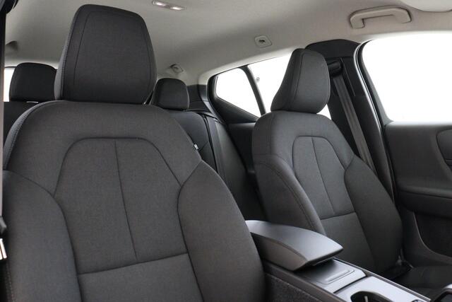 Volvo EX40 SINGLE MOTOR ESSENTIAL 70 kWh -CAMERA|CRUISE|DAB|CARPLAY|19"