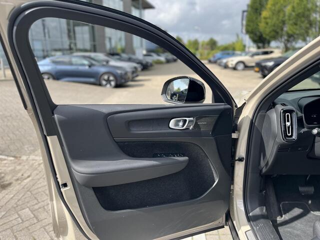 Volvo EX40 Single Motor Extended Range Plus 82 kWh | Parkeercamera | 19 Inch Velgen | Harman / Kardon | Trekhaak |