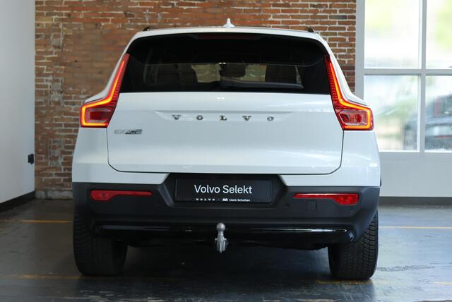 Volvo EX40 Single Motor Extended Range Plus 82 kWh | Semi-Electrische Wegklapbare Trekhaak | Premium audio by Harman Kardon | Adaptieve cruise control | Apple carpaly/Android auto | Warmtepomp | Keyless Entree | Parkeersensoren voor + achter |