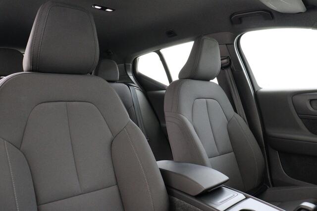Volvo EX40 SINGLE MOTOR EXTENDED RANGE PLUS 82 kWh -HARMAN/KARDON|CAMERA|WARMTEPOMP|ADAP.CRUISE|BLIS|KEYLESS|TREKHAAK|19"ALL-SEASON|SoH:99%