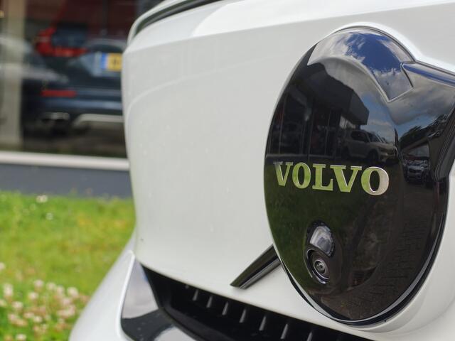 Volvo EX40 252PK Extended Range Plus Black Ed. 82 kWh | BLIS | ACC | PDC V+A | Pano | Verwarm. Stoelen/Stuur | Warmtepomp |