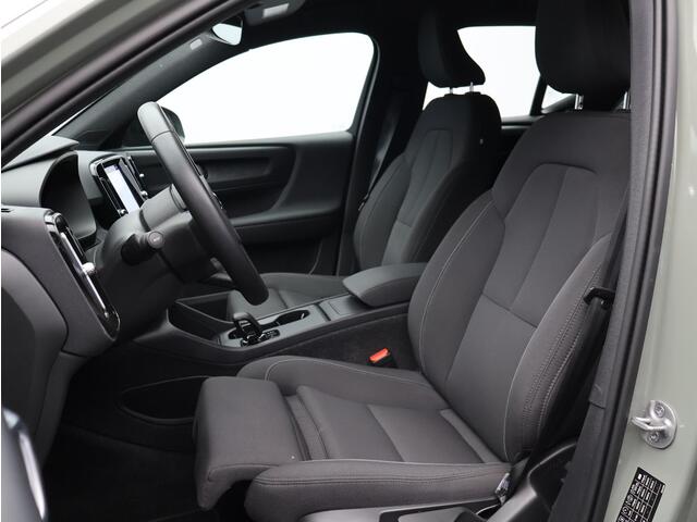 Volvo EX40 Single Motor Extended Range Plus 82 kWh Trekhaak / Parkeersensoren- Camera achter / 19'' / All-Season banden / Sage Green /