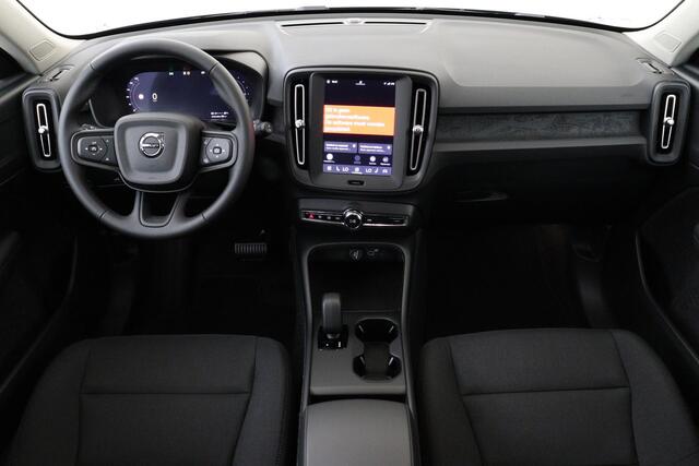 Volvo EX40 SINGLE MOTOR ESSENTIAL 70 kWh -CAMERA|CRUISE|METALLIC|DAB|CARPLAY|19"