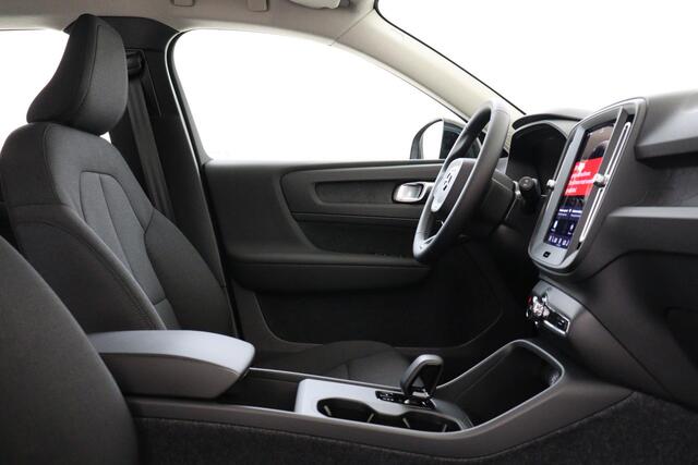Volvo EX40 SINGLE MOTOR ESSENTIAL 70 kWh -CAMERA|CRUISE|METALLIC|DAB|CARPLAY|19"