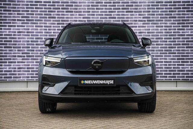 Volvo EX40 Single Motor Extended Range Ultra Black Edition | Europa | Harman Kardon audio | 20" wielen | Schuif-/kanteldak | Getint Glas | Elektrische stoelverstelling | Nubuck bekleding | Adaptive Cruise Control | Dodehoekdetectie |