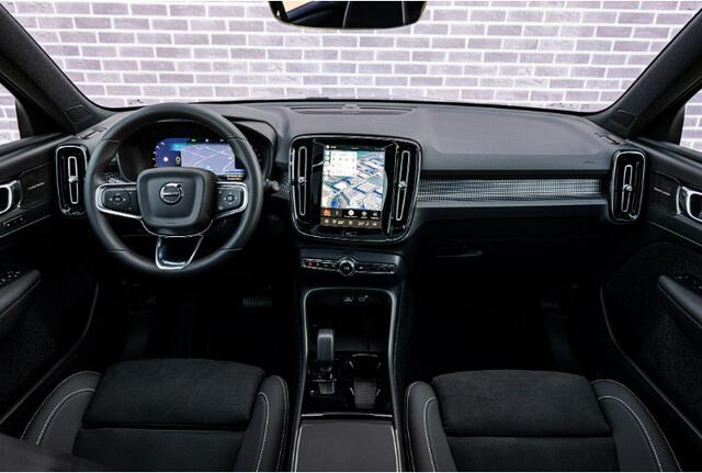 Volvo EX40 Single Motor Extended Range Ultra Black Edition | Europa Edition | Google | Long Range | Harman Kardon Audio | Panoramadak | Getint Glas | Elektrische Stoelverstelling | Nubuck Bekleding | Adaptive Cruise Control | Dodehoekdetectie | 360 Camera | Zitverlenging | Elek. Achterklep | Keyless | 20" Lichtmetalen Velgen
