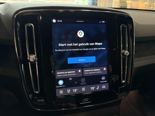 Volvo EX40 Single Motor Extended Range Plus 82 kWh Elektr. stoelverstelling / Harman Kardon Audio / Trekhaak/ Keyless Drive / Stoel- en stuurverw. / Adapt. Cruise / BLIS