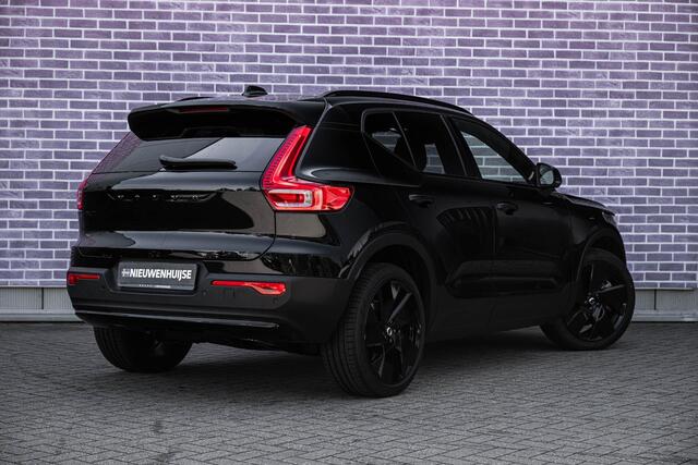 Volvo EX40 Single Motor Extended Range Ultra Black Edition Europa | Harman Kardon audio | 20" | Schuif-/kanteldak | Getint Glas | Elektrische stoelverstelling | Nubuck bekleding | Adaptive Cruise Control | Dodehoekdetectie |