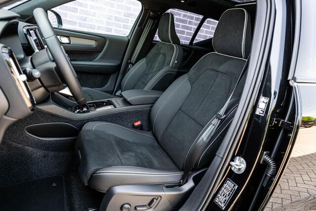 Volvo EX40 Single Motor Extended Range Ultra Black Edition Europa | Harman Kardon audio | 20" | Schuif-/kanteldak | Getint Glas | Elektrische stoelverstelling | Nubuck bekleding | Adaptive Cruise Control | Dodehoekdetectie |