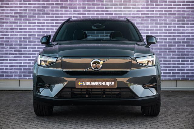 Volvo EX40 Single Motor Extended Range Ultra Europa 82 kWh Black Edition | Getint glas | Nubuck | Panoramadak | Harman/Kardon | Stoelverwarming voor + achter | Keyless | 20" Velgen |