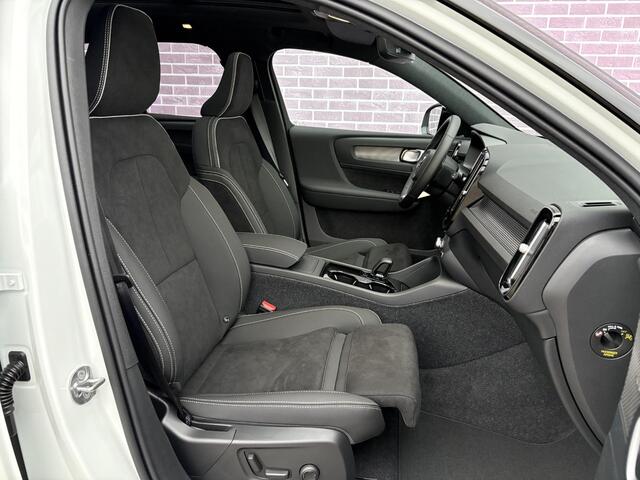 Volvo EX40 Single Motor Extended Range Ultra Black Edition | Europa | Harman Kardon audio | 20" | Schuif-/kanteldak | Getint Glas | Elektrische stoelverstelling | Nubuck bekleding | Adaptive Cruise Control | Dodehoekdetectie |