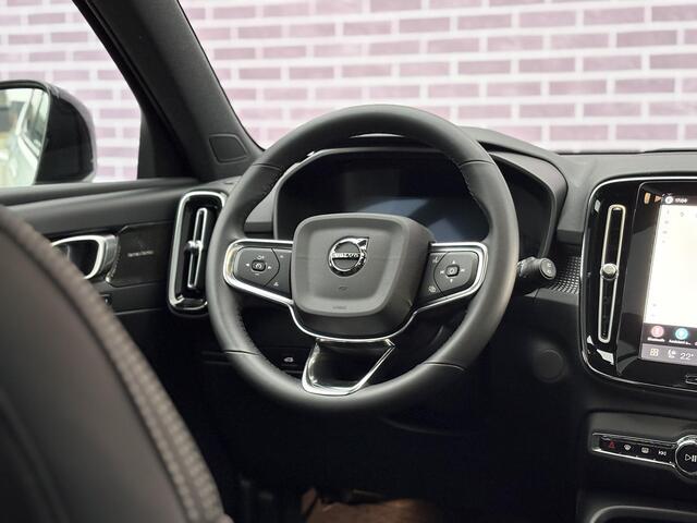 Volvo EX40 Single Motor Extended Range Ultra Black Edition | Europa | Harman Kardon audio | 20" | Schuif-/kanteldak | Getint Glas | Elektrische stoelverstelling | Nubuck bekleding | Adaptive Cruise Control | Dodehoekdetectie |