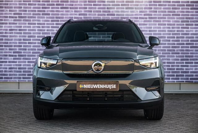 Volvo EX40 Single Motor Extended Range Ultra Europa Black Ed. | Long Range | Google | Harman Kardon Audio | Panoramadak | Getint Glas | Elektrische Stoelverstelling | Nubuck Bekleding | Adaptieve Cruise Control | Dodehoekdetectie | Zitverlenging | Stoel-/Stuurverwarming | Elek. Achterklep | Keyless | Memory | 20" inch Lichtmetalen Velgen